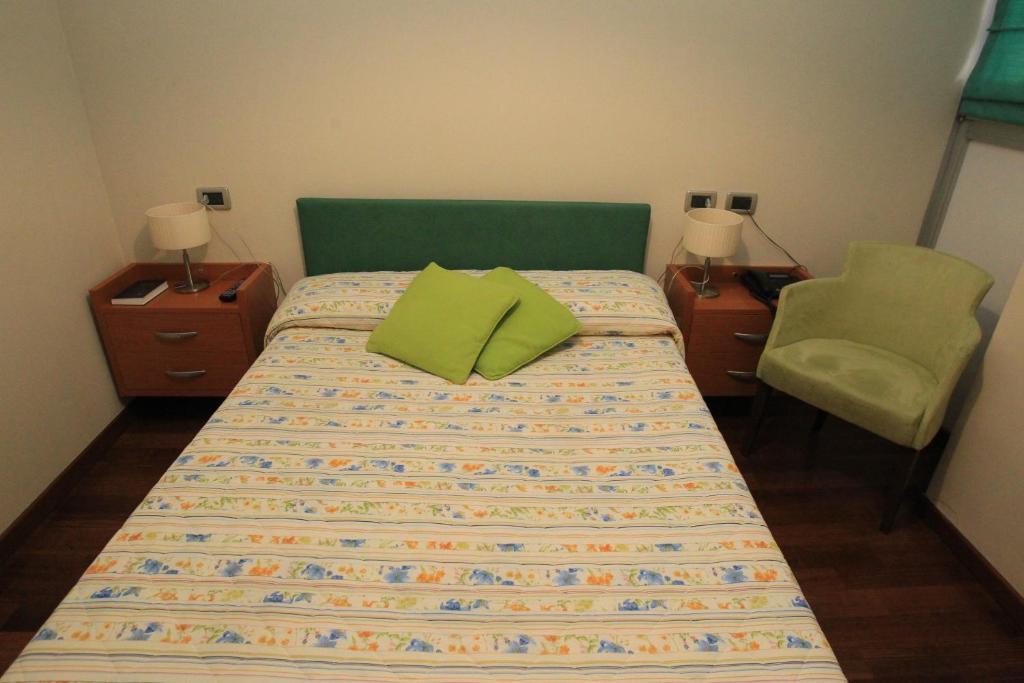 Hotel Santa Caterina Bergamo Zimmer foto